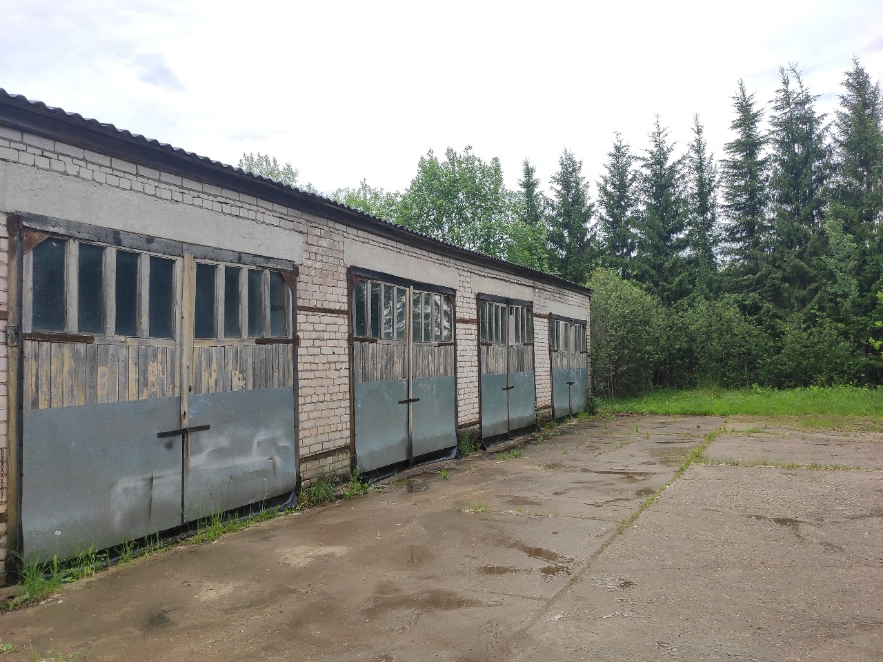 Здание гаража, Кировская обл., Лебяжский район, п. Лебяжье, ул. Казанцева,д.3