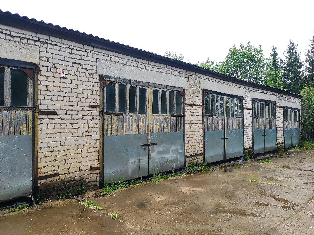 Здание гаража, Кировская обл., Лебяжский район, п. Лебяжье, ул. Казанцева,д.3