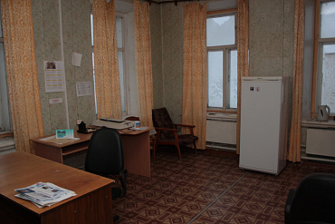 Нежилые помещения на 2-м этаже (кабинеты) в здании, Кировская обл., г. Уржум, ул. Советская, д. 60